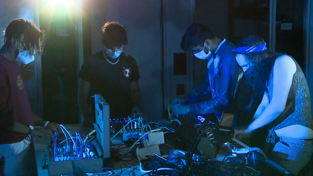 The Wires That Bind Us S22